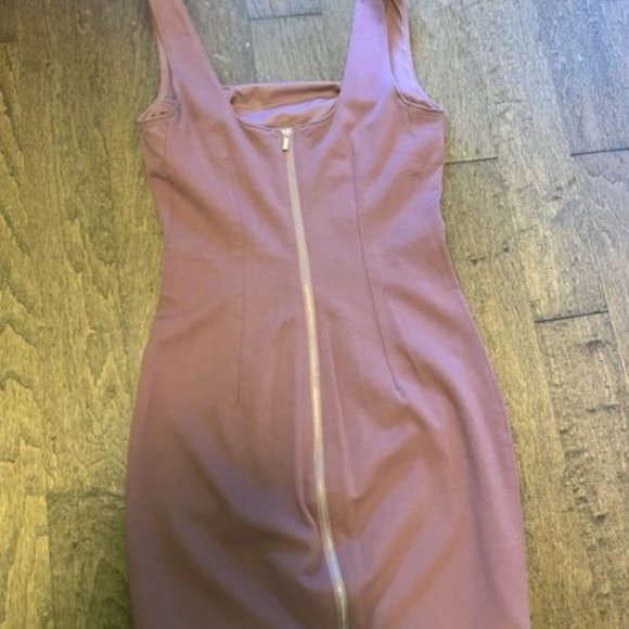 DYNAMITE MINI DRESS IN TAUPE / BLUSH NEVER WORN - Picture 3 of 4